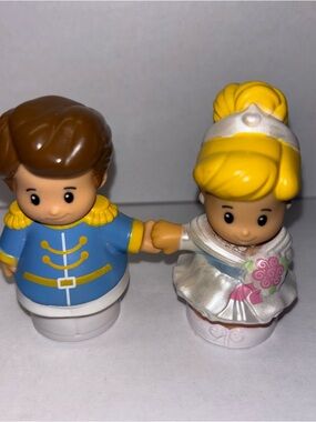 Fisher Price Little People Royal Couple Cinderella and Princess Charming Talkers